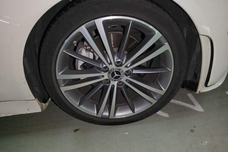 Used Mercedes-Benz CLS 2022 CLS 260 Right Front Wheel Hub