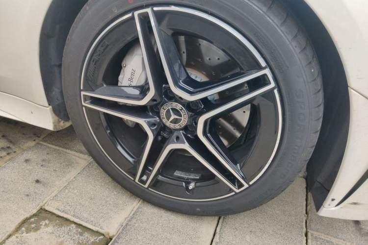 Used Mercedes-Benz CLS 2022 CLS 300 Luxury Model Right Front Wheel Hub