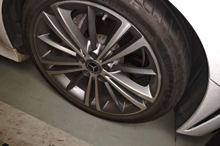 Used Mercedes-Benz CLS 2022 CLS 300 Sport Edition Right Front Wheel Hub