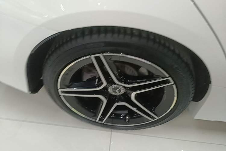 Used Mercedes-Benz CLS 2022 CLS 300 Luxury Model Right Rear Wheel Hub