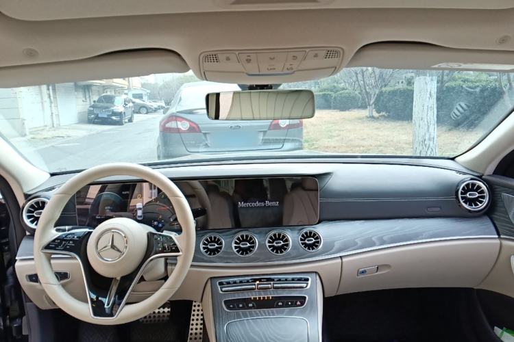 Used Mercedes-Benz CLS 2023-Year Restyled CLS 260 Center Console