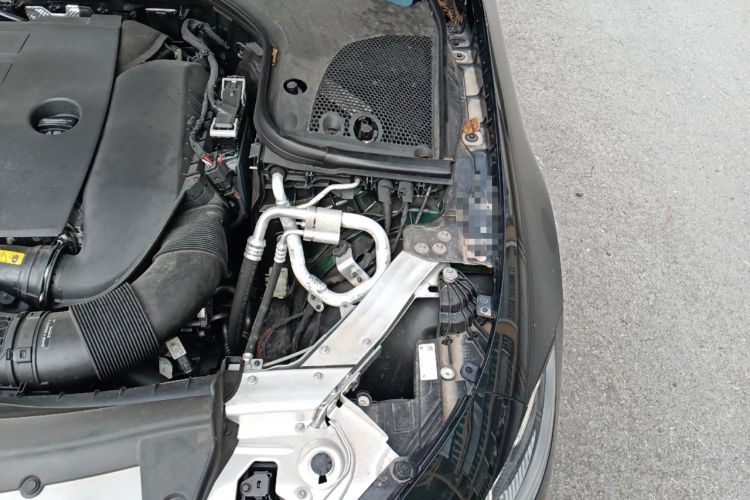 Used Mercedes-Benz CLS 2023-Year Restyled CLS 260 Engine Bay Left