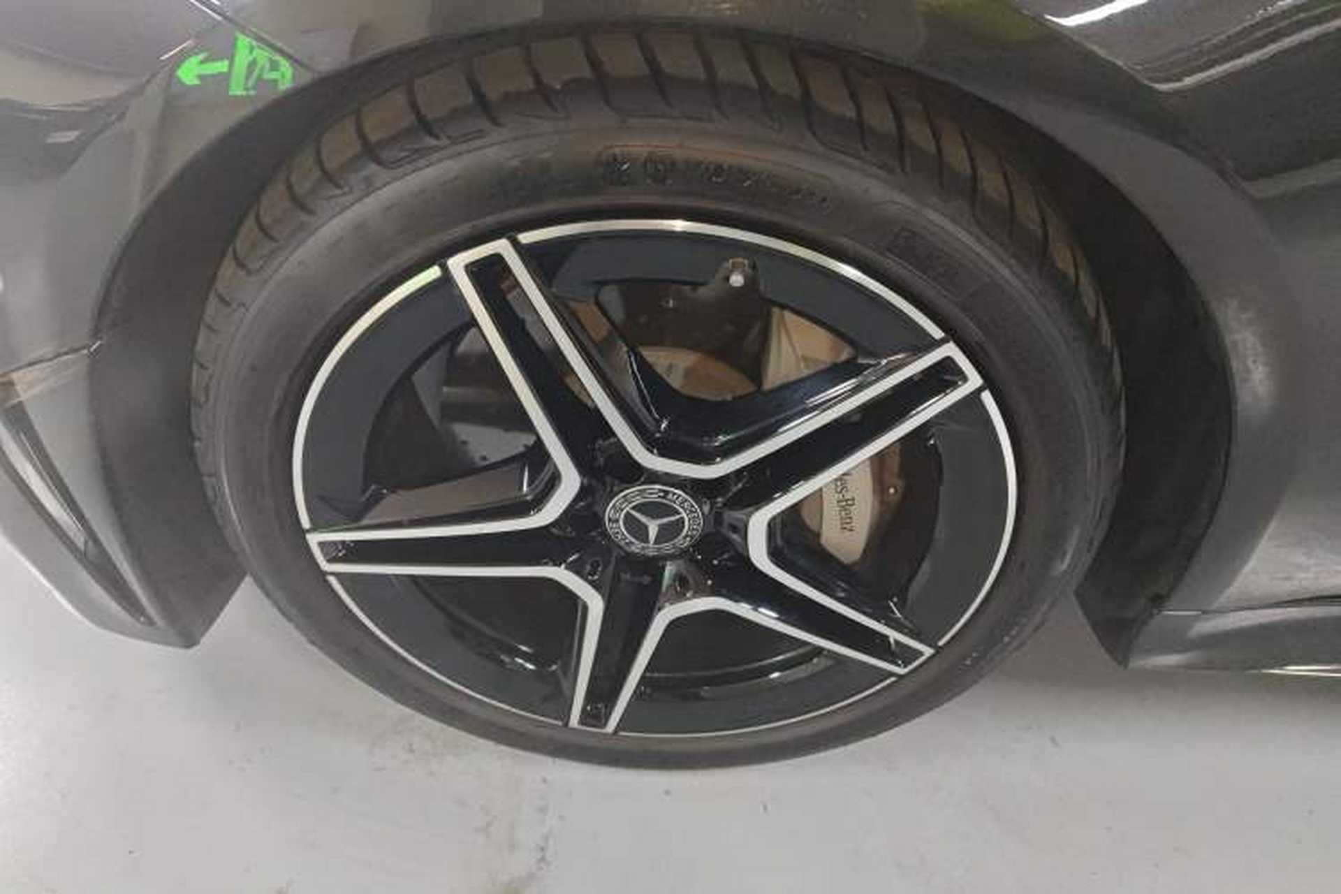 Used Mercedes-Benz CLS 2023 Facelifted CLS 300 Luxury Model Exterior 4