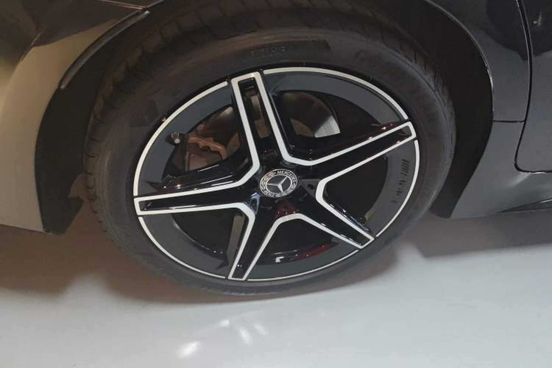 Used Mercedes-Benz CLS 2023 Facelifted CLS 300 Luxury Model Exterior 5