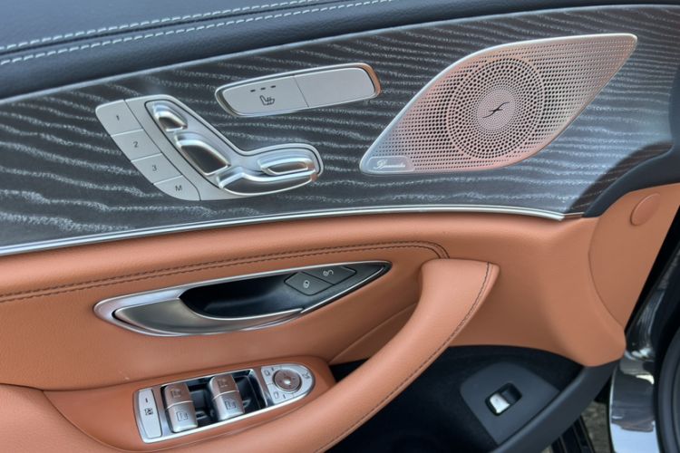Used Mercedes-Benz CLS 2023 Refreshed CLS 300 Dynamic Edition Interior 9