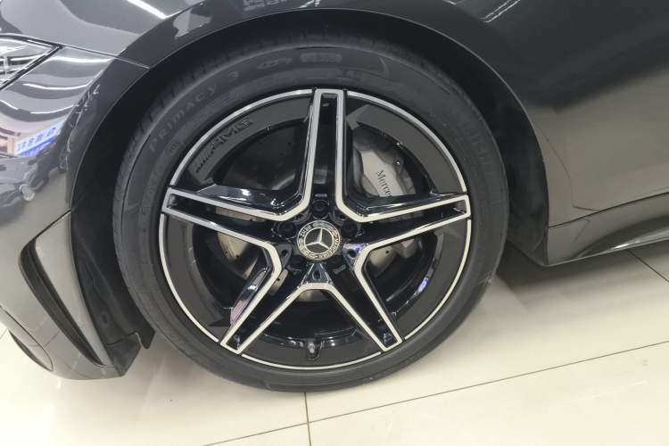 Used Mercedes-Benz CLS 2023 CLS 300 Luxury Model Left Front Wheel Hub