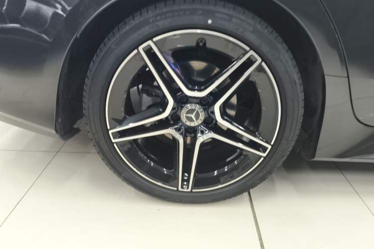 Used Mercedes-Benz CLS 2023 CLS 300 Luxury Model Right Rear Wheel Hub