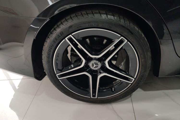Used Mercedes-Benz CLS 2023 CLS 300 Sporty Edition Right Rear Wheel Hub