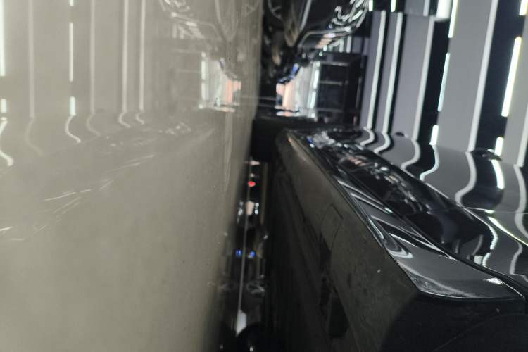 Used Mercedes-Benz CLS 2023 CLS 300 Luxury Model Right Side Sill