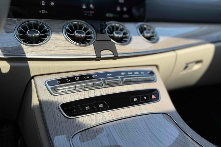 Used Mercedes-Benz CLS 2023 CLS 300 Luxury Model Audio And AC Panel