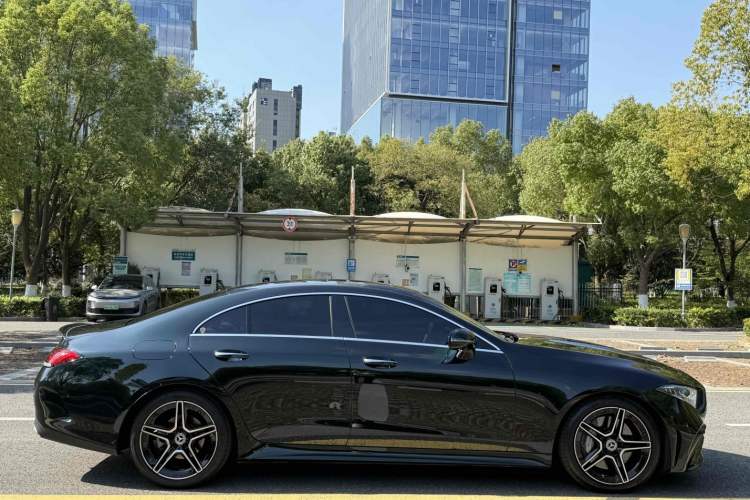 Used Mercedes-Benz CLS 2023 CLS 300 Luxury Model Exterior 2