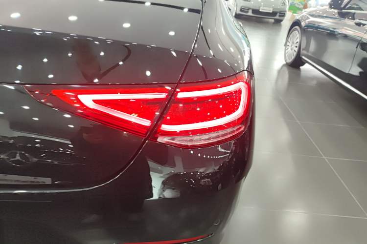 Used Mercedes-Benz CLS 2023 Refreshed CLS 300 Dynamic Edition Exterior 3
