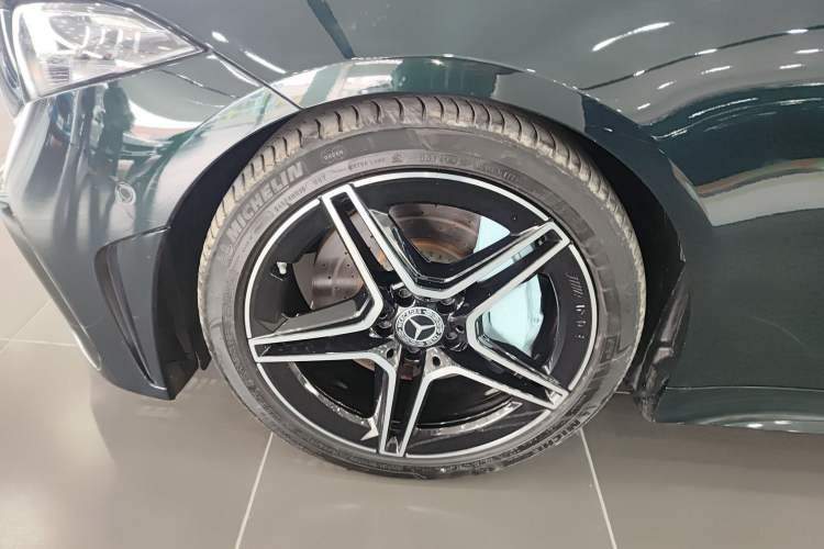 Used Mercedes-Benz CLS 2023 Refreshed CLS 300 Dynamic Edition Exterior 4