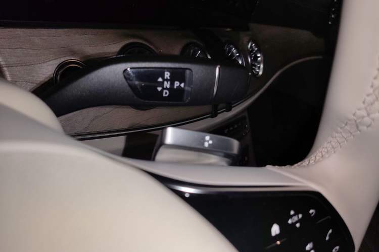 Used Mercedes-Benz CLS 2023 CLS 300 Luxury Model Gear Lever