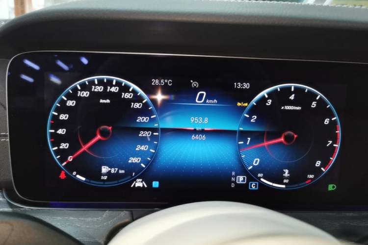 Used Mercedes-Benz CLS 2023 Facelifted CLS 300 Luxury Model Instrument Cluster