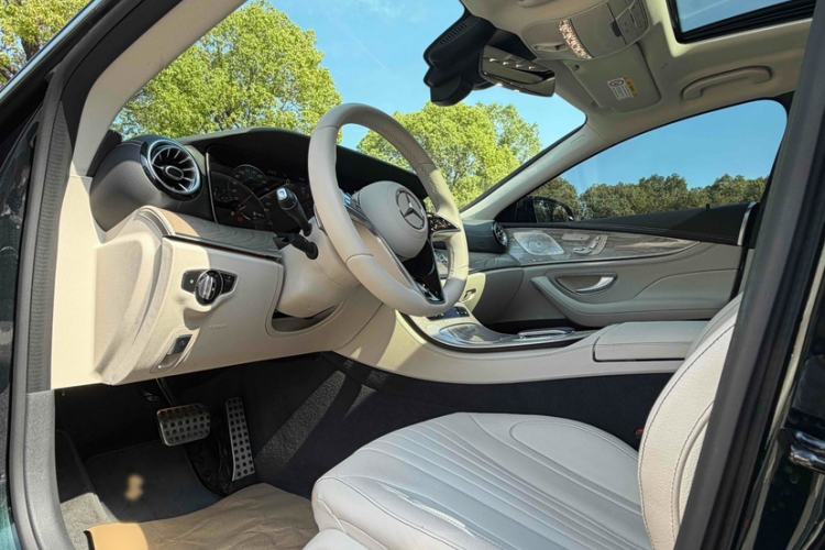 Used Mercedes-Benz CLS 2023 CLS 300 Luxury Model Interior 3