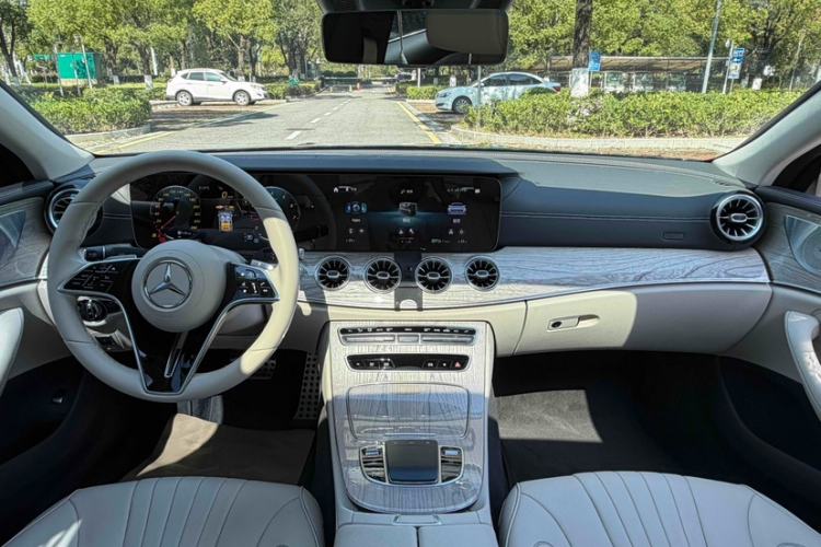 Used Mercedes-Benz CLS 2023 CLS 300 Luxury Model Interior 4