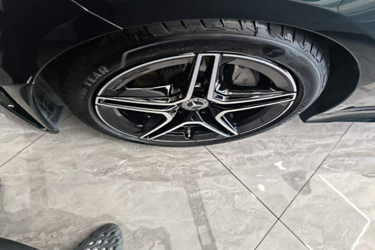 Used Mercedes-Benz CLS 2023-Year Restyled CLS 260 Left Front Wheel Hub