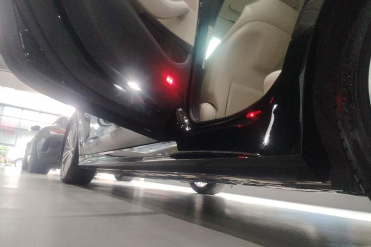 Used Mercedes-Benz CLS 2023 CLS 300 Sporty Edition Left Side Sill