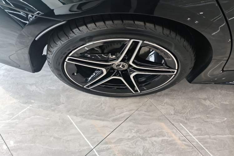 Used Mercedes-Benz CLS 2023-Year Restyled CLS 260 Right Rear Wheel Hub