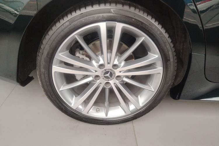 Used Mercedes-Benz CLS 2023 CLS 300 Sporty Edition Right Rear Wheel Hub