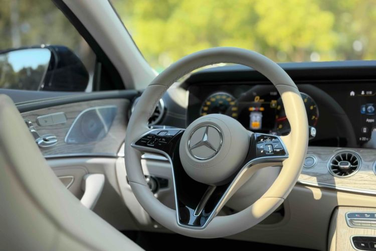 Used Mercedes-Benz CLS 2023 CLS 300 Luxury Model Steering Wheel