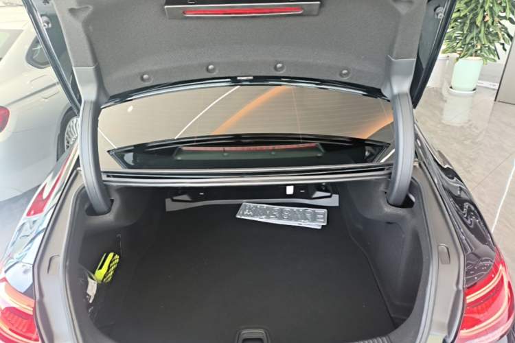 Used Mercedes-Benz CLS 2023-Year Restyled CLS 260 Trunk