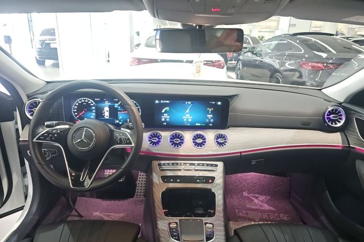 Used Mercedes-Benz CLS 2023-Year Restyled CLS 260 Center Console