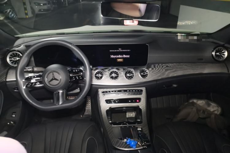 Used Mercedes-Benz CLS 2023 Facelifted CLS 300 Luxury Model Center Console