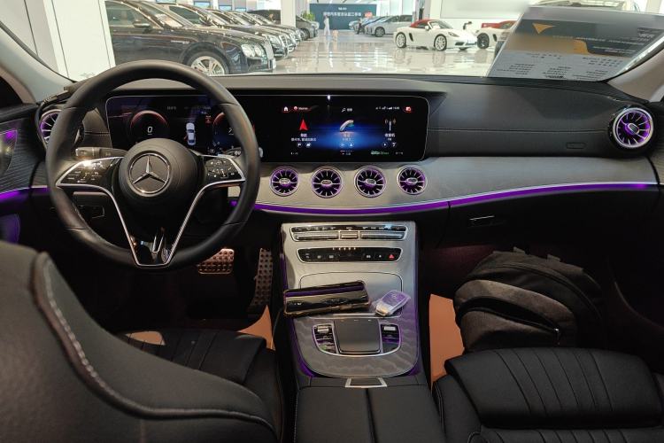 Used Mercedes-Benz CLS 2023-Year Restyled CLS 260 Center Console