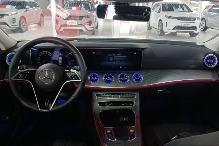 Used Mercedes-Benz CLS 2023 CLS 300 Sporty Edition Center Console