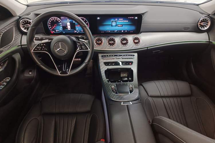 Used Mercedes-Benz CLS 2023-Year Restyled CLS 260 Center Console