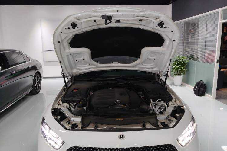 Used Mercedes-Benz CLS 2023 Refreshed CLS 300 Dynamic Edition Engine Bay