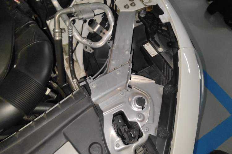 Used Mercedes-Benz CLS 2023 Refreshed CLS 300 Dynamic Edition Engine Bay Left