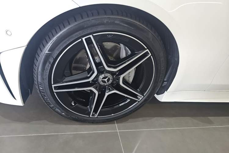 Used Mercedes-Benz CLS 2023-Year Restyled CLS 260 Exterior 4