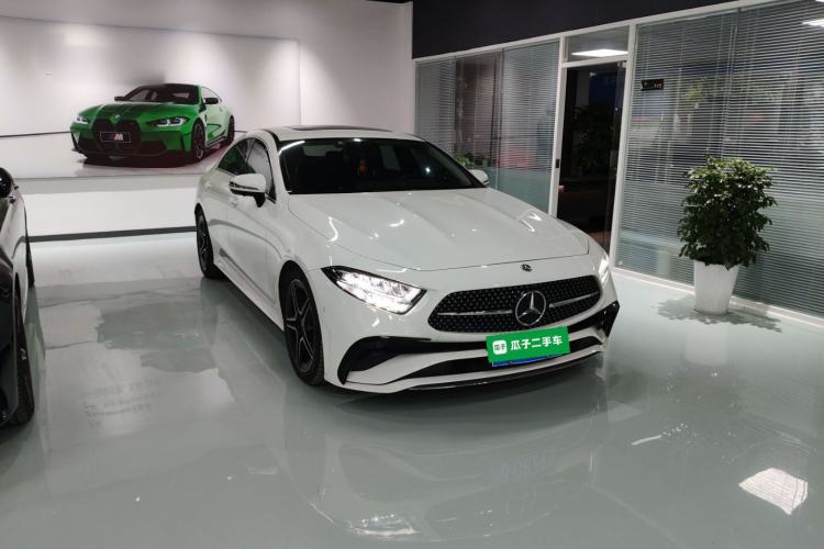 Used Mercedes-Benz CLS 2023 Refreshed CLS 300 Dynamic Edition Front Right 45 Deg