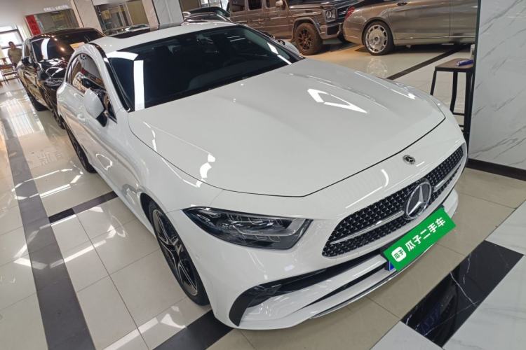Used Mercedes-Benz CLS 2023-Year Restyled CLS 260 Front Right 45 Deg