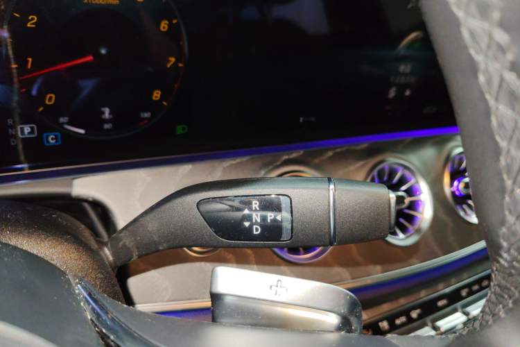 Used Mercedes-Benz CLS 2023 Refreshed CLS 300 Dynamic Edition Gear Lever