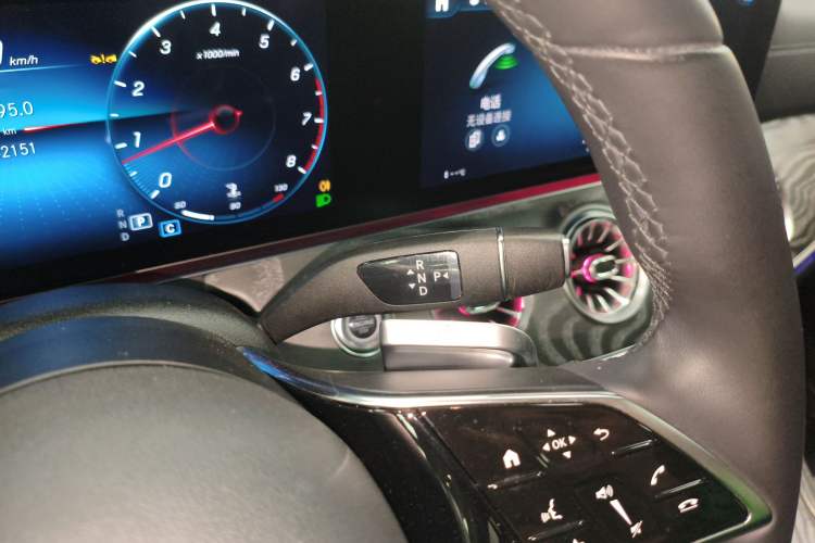 Used Mercedes-Benz CLS 2023 Refreshed CLS 300 Dynamic Edition Gear Lever