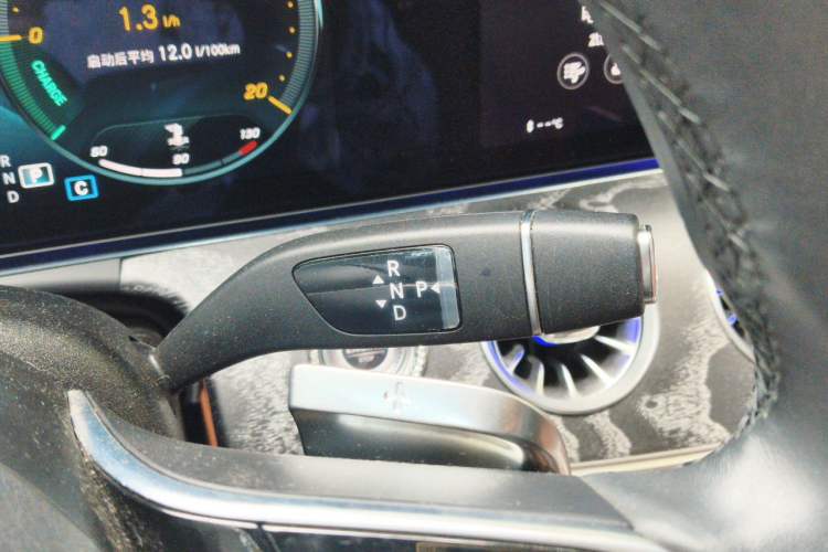 Used Mercedes-Benz CLS 2023 Refreshed CLS 300 Dynamic Edition Gear Lever