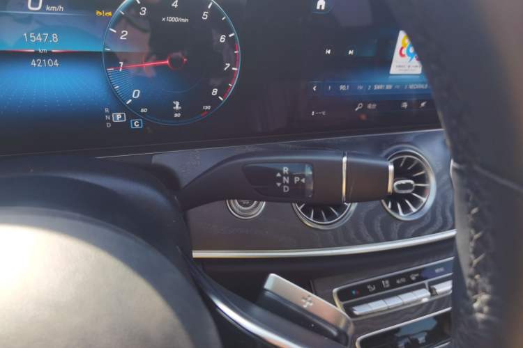 Used Mercedes-Benz CLS 2023 Refreshed CLS 300 Dynamic Edition Gear Lever