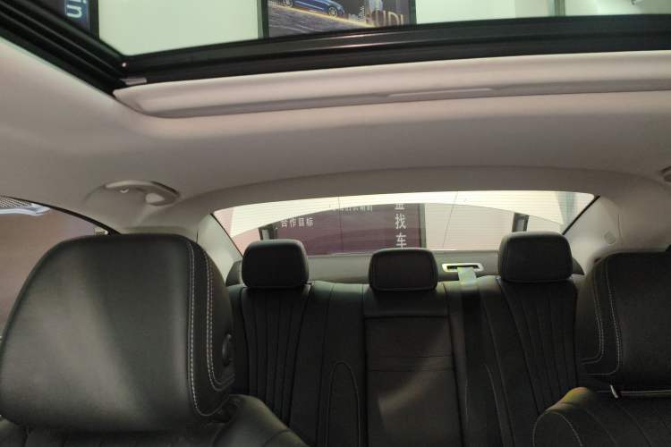 Used Mercedes-Benz CLS 2023 Refreshed CLS 300 Dynamic Edition Headliner