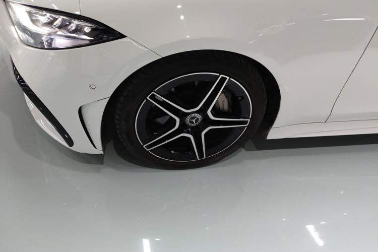 Used Mercedes-Benz CLS 2023 Refreshed CLS 300 Dynamic Edition Left Front Wheel Hub