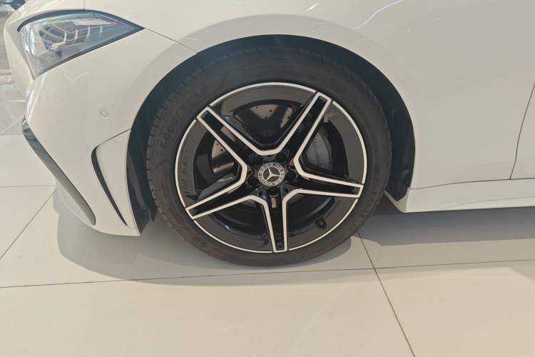 Used Mercedes-Benz CLS 2023-Year Restyled CLS 260 Left Front Wheel Hub