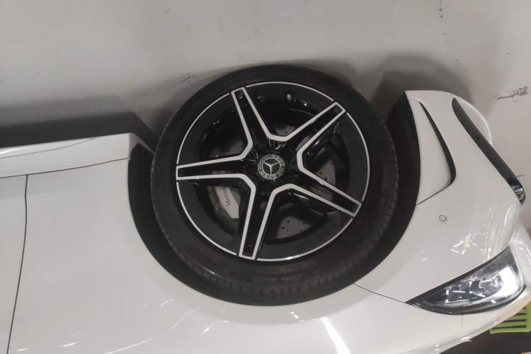 Used Mercedes-Benz CLS 2023 CLS 300 Luxury Model Left Front Wheel Hub