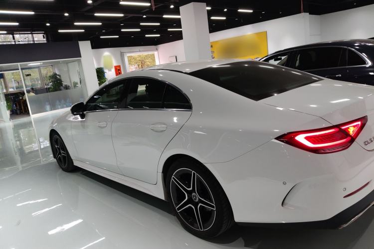 Used Mercedes-Benz CLS 2023 Refreshed CLS 300 Dynamic Edition Left Side