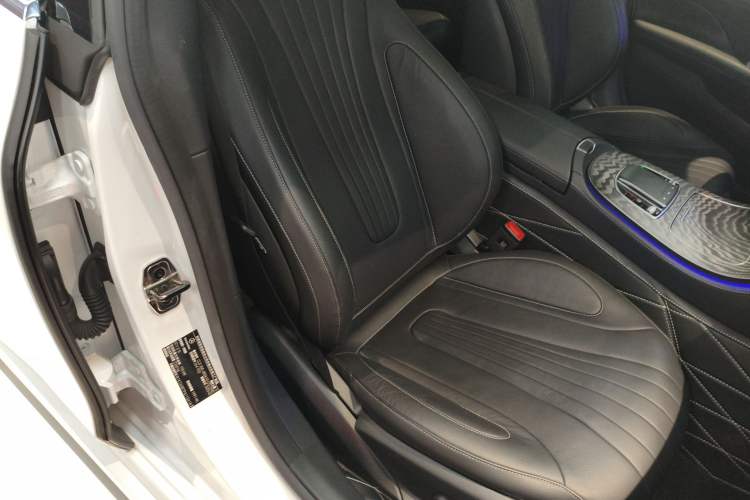 Used Mercedes-Benz CLS 2023 Refreshed CLS 300 Dynamic Edition Right Front Seat