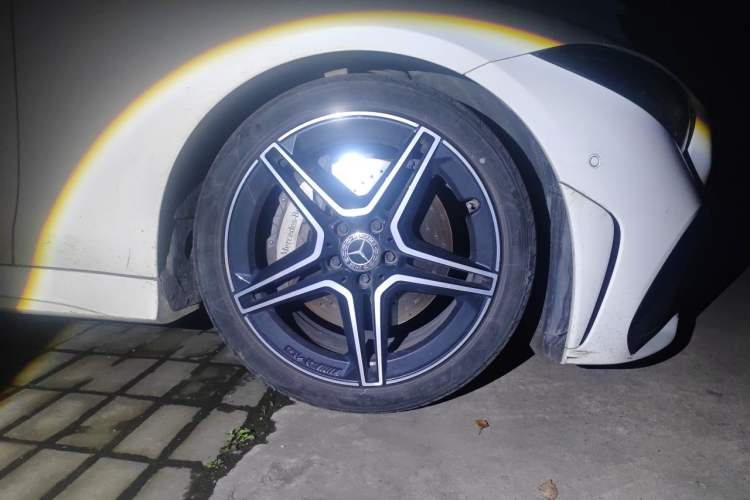 Used Mercedes-Benz CLS 2023 Refreshed CLS 300 Dynamic Edition Right Front Wheel Hub