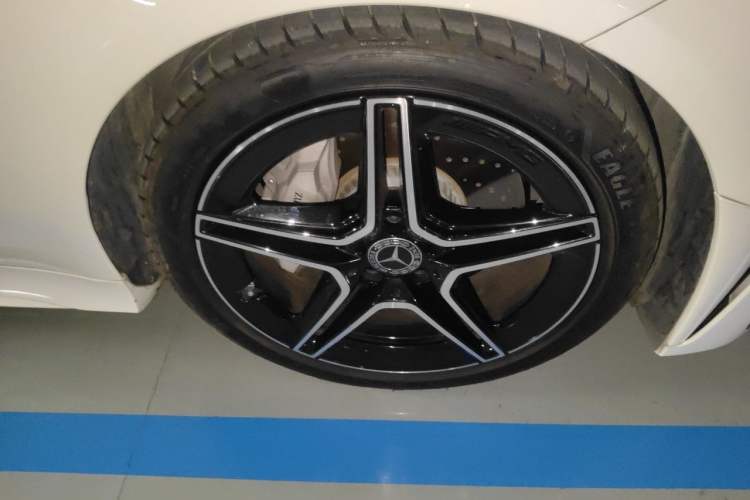Used Mercedes-Benz CLS 2023 Refreshed CLS 300 Dynamic Edition Right Front Wheel Hub