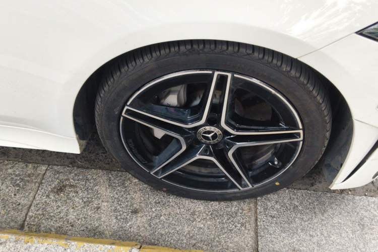 Used Mercedes-Benz CLS 2023 Refreshed CLS 300 Dynamic Edition Right Front Wheel Hub